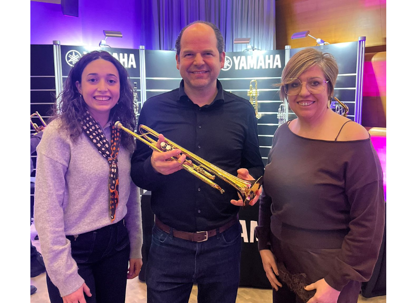 Trompeta Yamaha YTR-8335EA